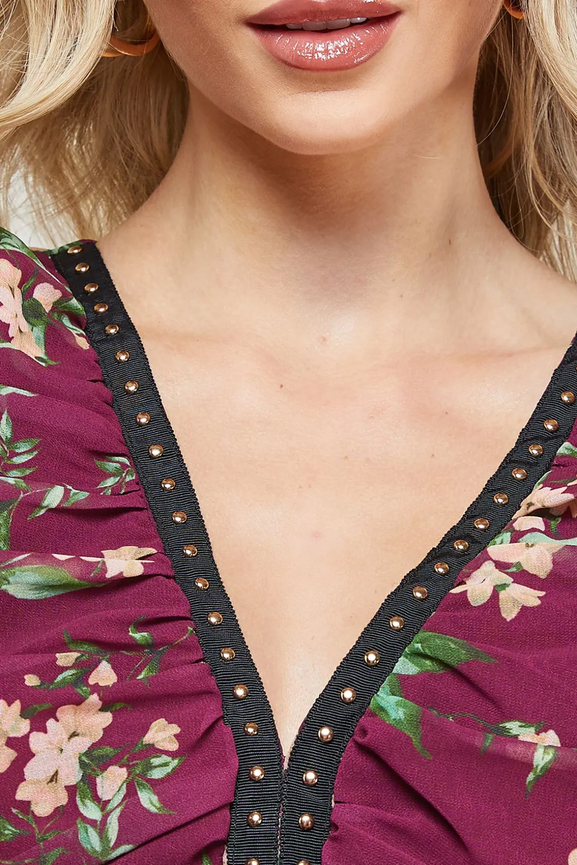 Robe Mini Moulante à Imprimé avec Épaules Statement et Fronces