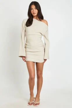 Robe Mini Moulante À Épaules Dénudées Et Manches Évasées Avec Détails Froncés