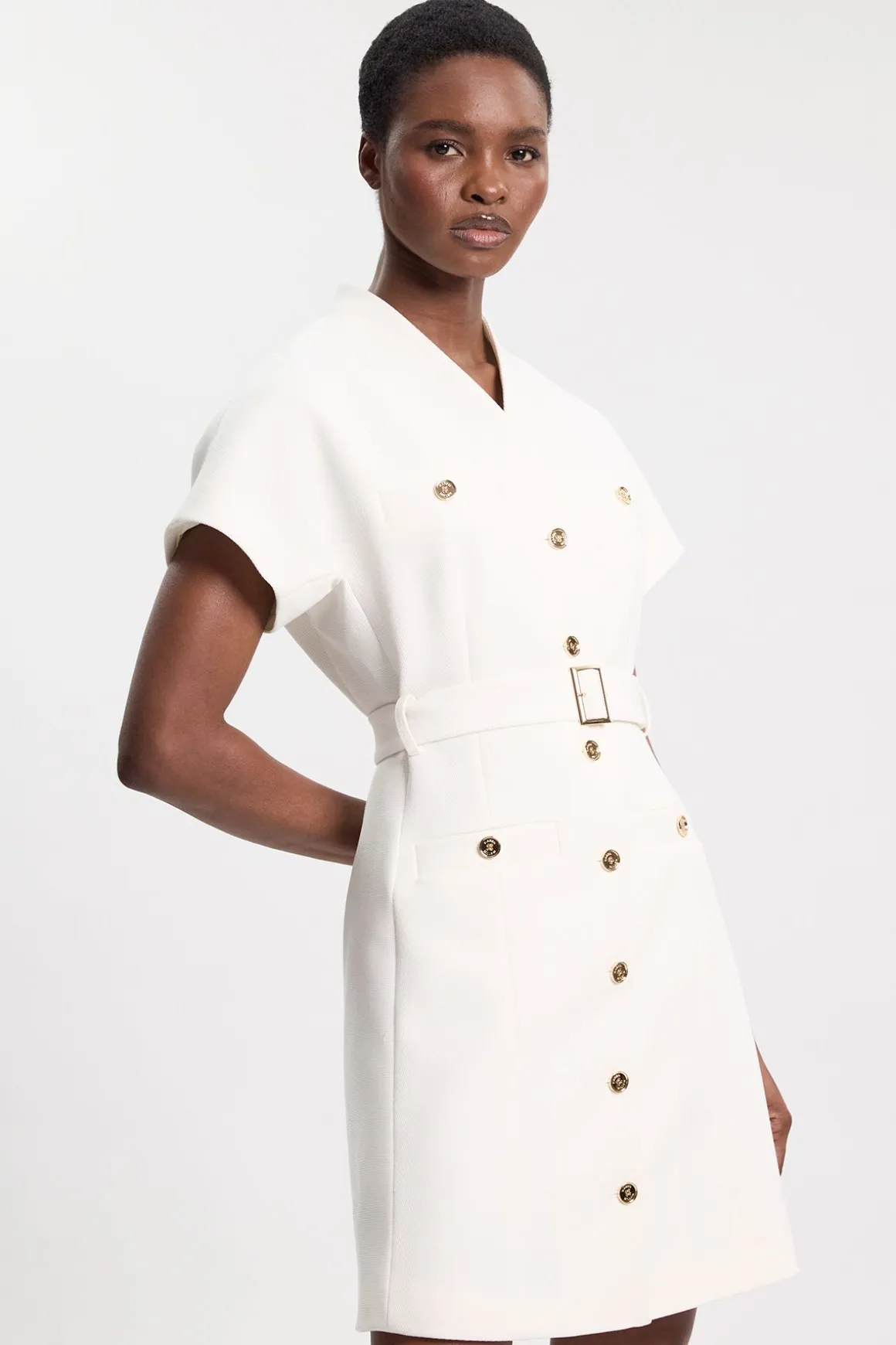 Robe Mini Moulante Texturée À Col Montant Avec Ceinture