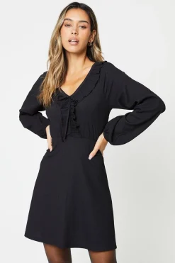 Robe Mini Noire à Col Volant