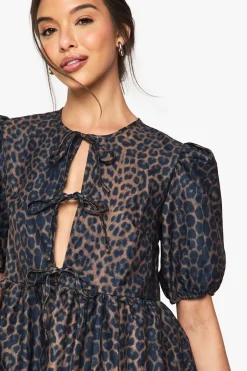 boohoo Robe Mini à Nouer sur le Devant Imprimé Léopard<Femme Robes Babydoll|Robes