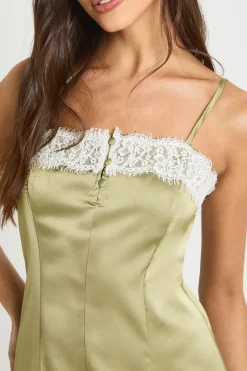 boohoo Robe Mini Nuisette en Satin avec Finitions en Dentelle<Femme Satin Et Dentelle|Robes