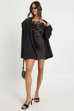 boohoo Robe mini nuisette en satin et dentelle à col drapé<Femme Satin Et Dentelle|Robes