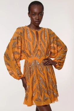 Robe mini ornée de manches kimono