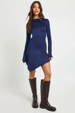 Robe mini à ourlet asymétrique super douce
