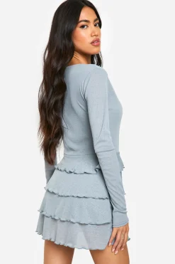 boohoo Robe Mini à Ourlet en Couches avec Volants<Femme Robes Patineuses|Robes À Manches Longues