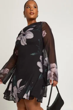 Robe mini patineuse en chiffon à manches longues Plus Floral