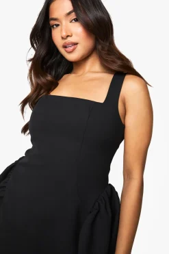 Robe Mini Patineuse À Encolure Carrée Petite Taille