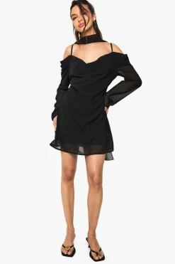 boohoo Robe mini à épaules dénudées avec détail foulard en chiffon<Femme Robes Patineuses|Robes