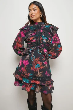 Robe Mini Petite avec Détails de Buste Froncé et Finitions
