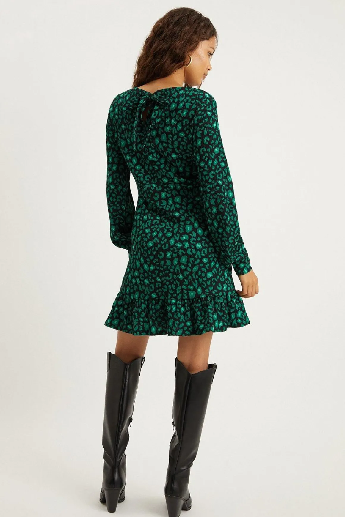 Robe Mini Petite Verte à Imprimé Léopard avec Ourlet à Volants