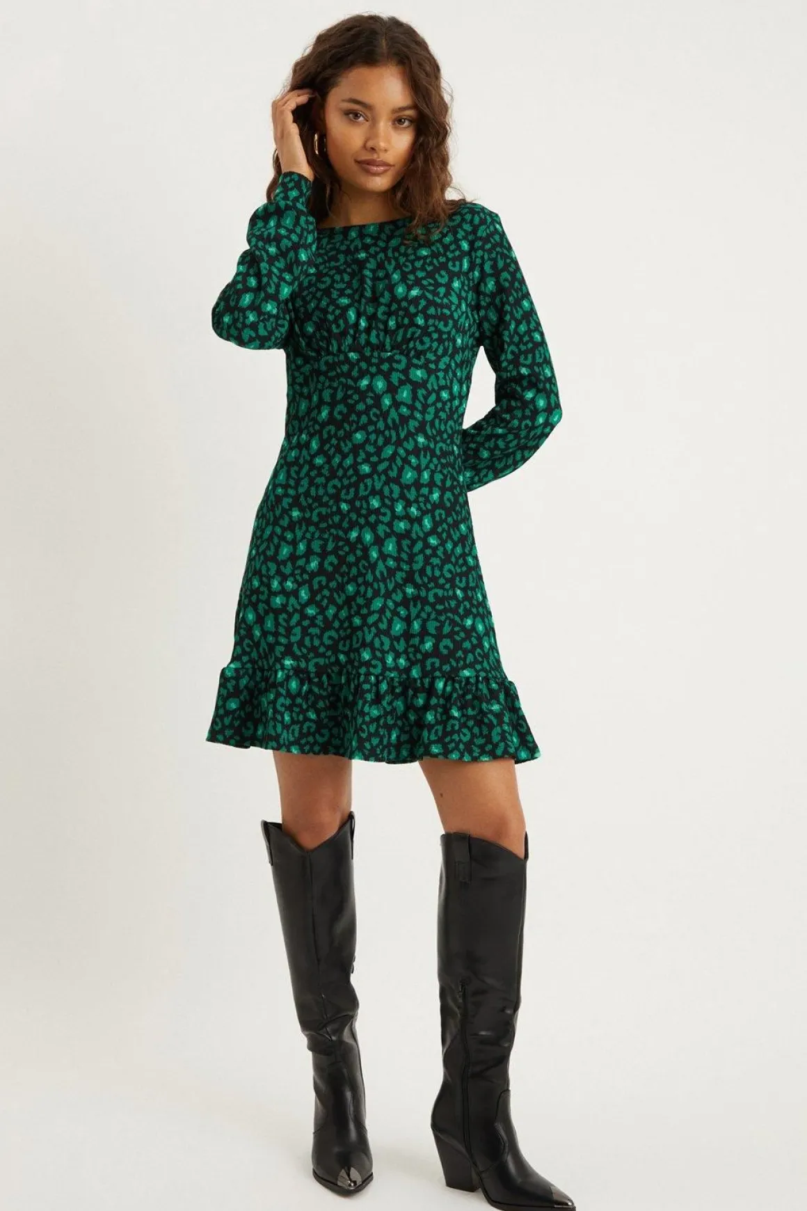 Robe Mini Petite Verte à Imprimé Léopard avec Ourlet à Volants