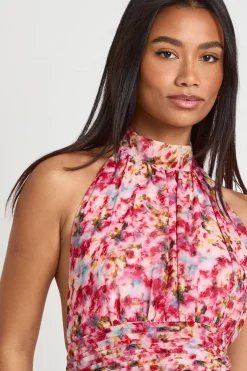boohoo Robe Mini Plissée En Mousseline Fleurie<Femme Robes Patineuses|Robes