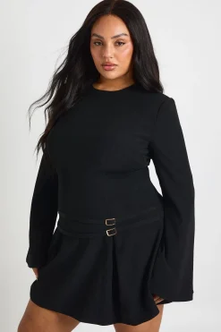 boohoo Robe mini plissée sur mesure avec détail de boucle<Femme Robes À Manches Longues|Robes