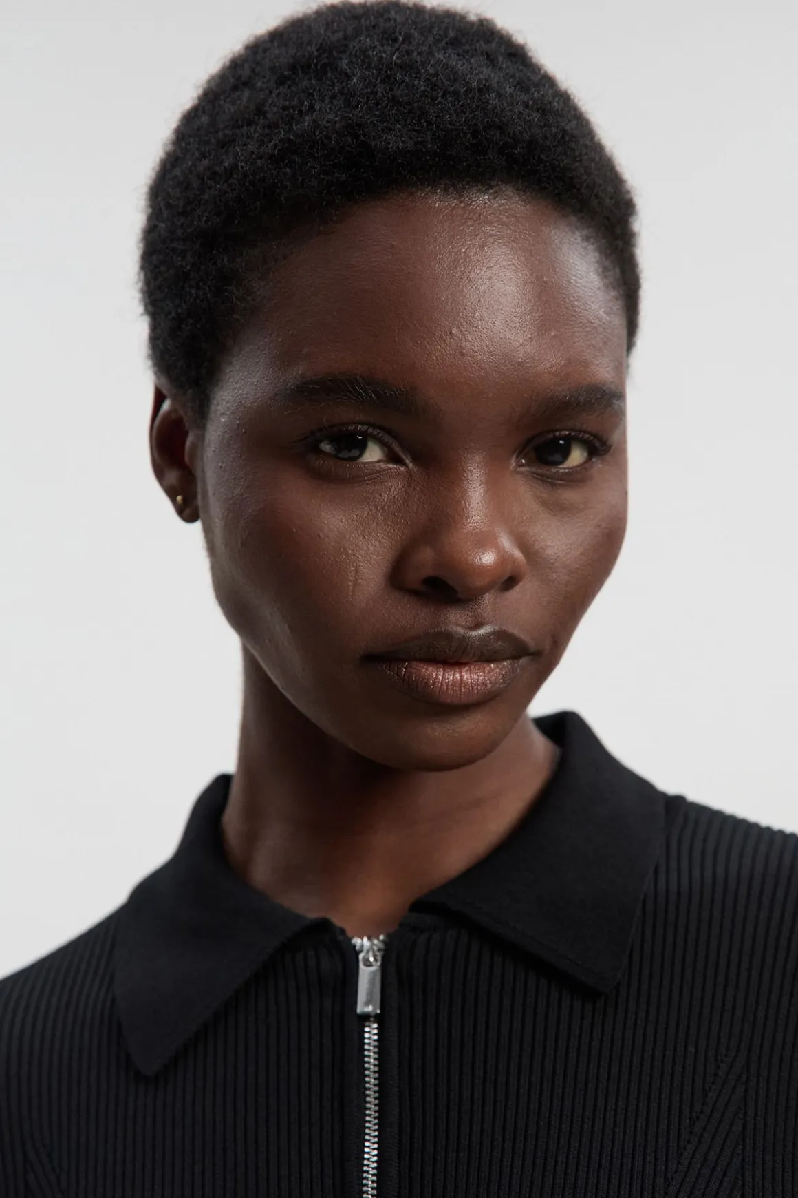 Robe Mini Plissée Tall à Col Zippé en Maille et synthétique