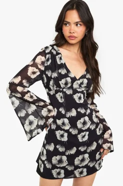 boohoo Robe Mini à Plongeant en Mousseline Florale<Femme Robes À Manches Longues|Robes
