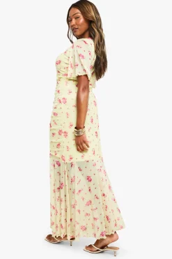 boohoo Robe mini Plus en maille florale froncée à manches d'ange<Femme Toutes Les Robes|Robes Longues