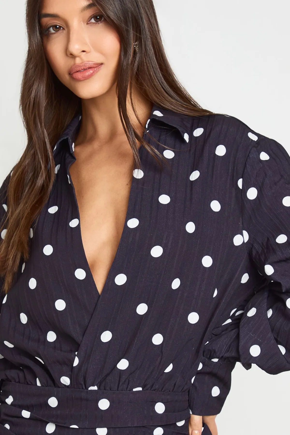 boohoo Robe mini à pois avec fronces sur le devant<Femme Pois|Robes À Manches Longues