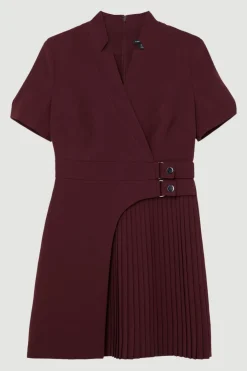 Robe Mini Portefeuille Ajustée en Crêpe avec Plis Militaires et Col Cranté