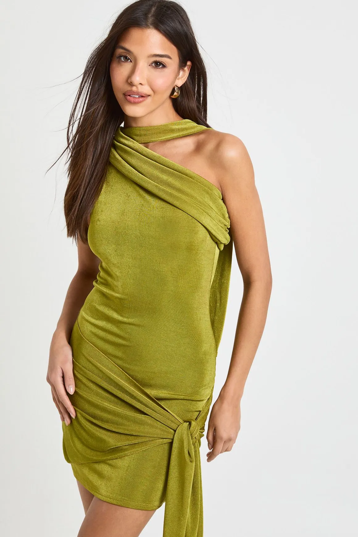 Robe mini portefeuille asymétrique à la taille en tissu fluide