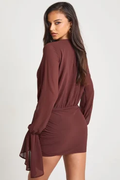 Robe mini portefeuille en chiffon à manches évasées et froncée