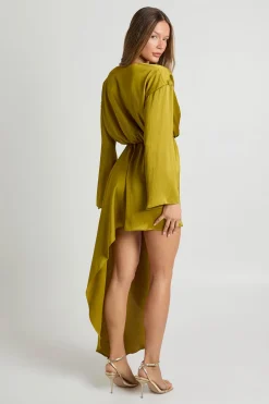 boohoo Robe mini portefeuille en satin texturé drapé<Femme Satin Et Dentelle|Robes À Manches Longues