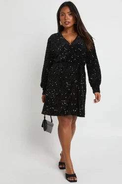 boohoo Robe mini portefeuille à sequins en velours Plus<Femme Robes À Manches Longues|Robes