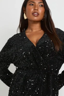 boohoo Robe mini portefeuille à sequins en velours Plus<Femme Robes À Manches Longues|Robes