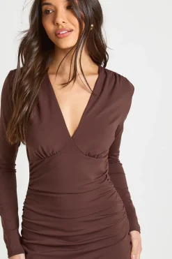 boohoo Robe mini sculptée plongeante à manches longues<Femme Looks Chocolat|Robes Moulantes