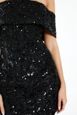 Robe mini shift Bardot bouclée à sequins