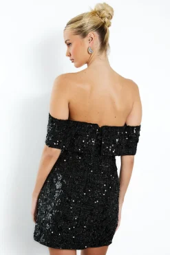 Robe mini shift Bardot bouclée à sequins