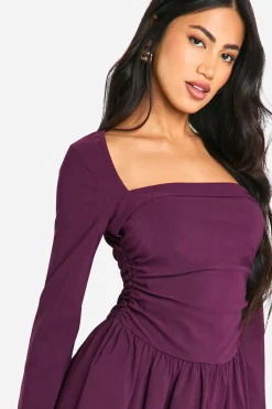 boohoo Robe Mini Skater à Encolure Carrée et Manches Longues<Femme Robes Patineuses|Robes À Manches Longues