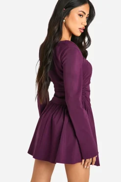 boohoo Robe Mini Skater à Encolure Carrée et Manches Longues<Femme Robes Patineuses|Robes À Manches Longues