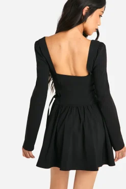 boohoo Robe Mini Skater à Manches Longues et Ceinture Nouée<Femme Robes Patineuses|Robes À Manches Longues
