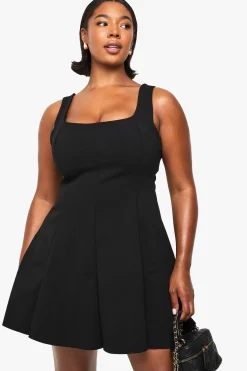 boohoo Robe Mini Skater à Panneaux Structurés en Bengaline Double Plus<Femme Robes Patineuses|Robes