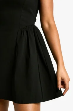 Robe mini skater volume à encolure fendue sur mesure