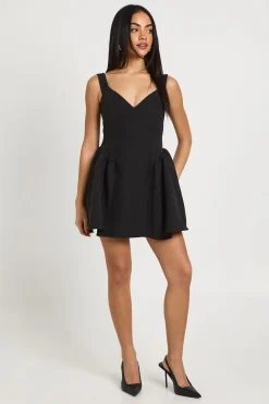 Robe mini skater à volume structurée Bardot