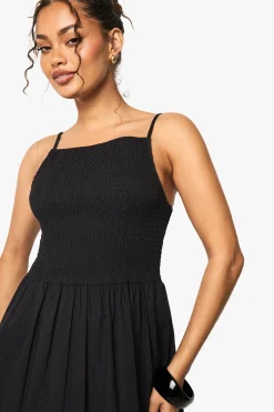 Robe mini smockée texturée à étages