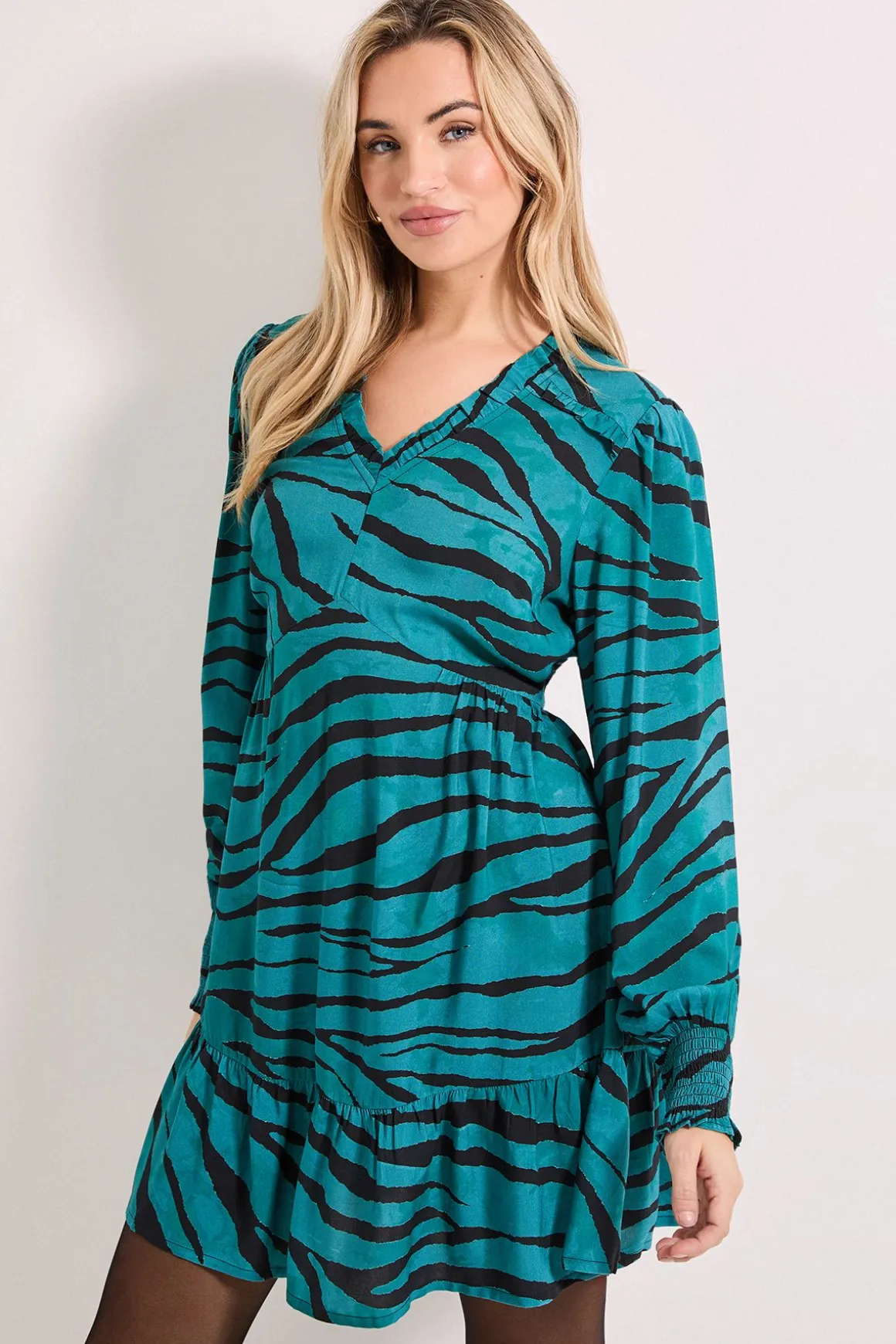 Robe Mini Smock Imprimée à Volants et Étages