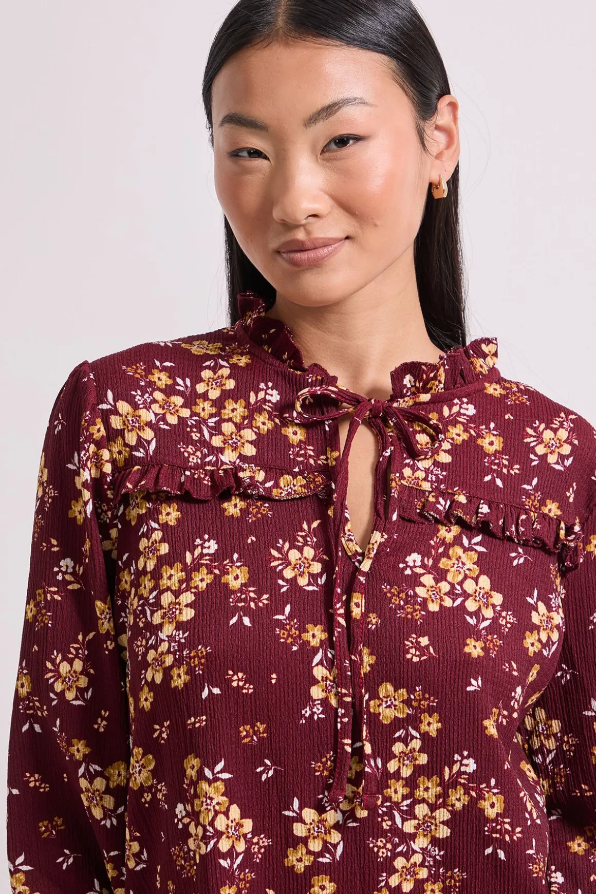 Robe Mini Smock à Étages en Jersey Petite Taille avec Motif Floral Jaune et Col Noué