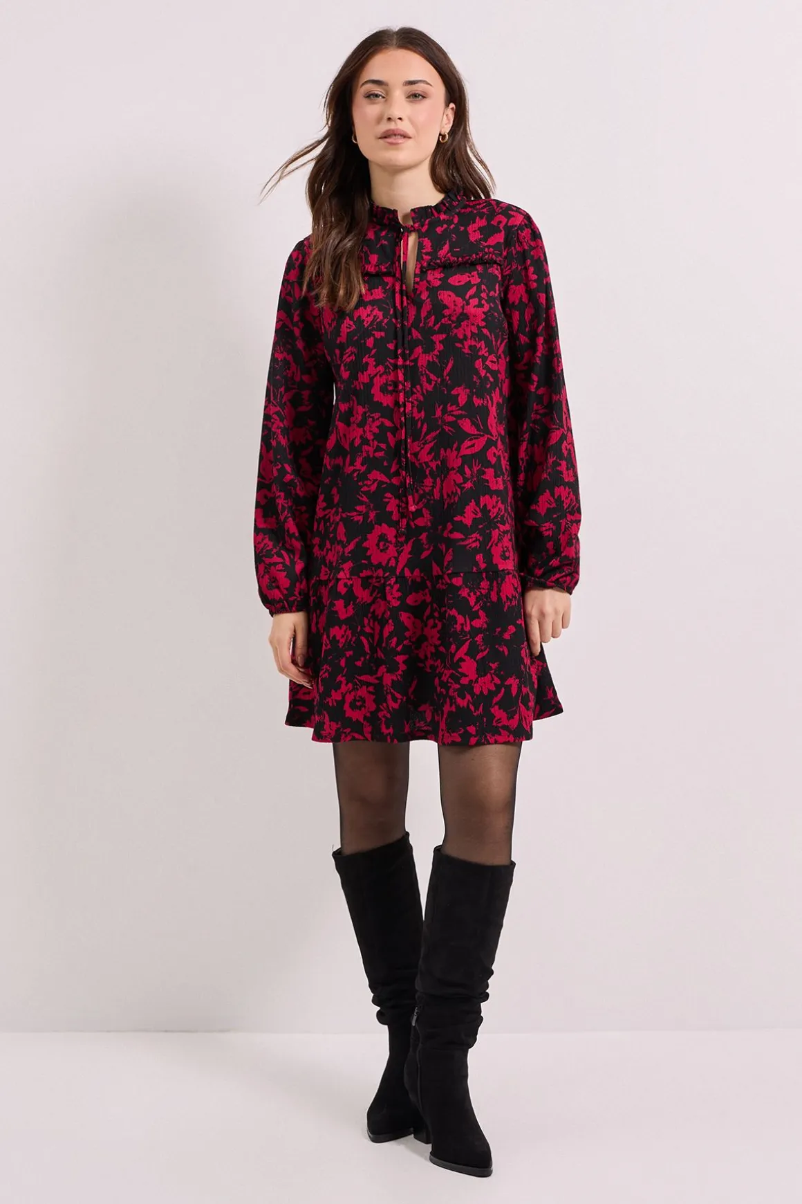 Robe Mini Smock à Étages en Jersey Floral Rose avec Col Noué