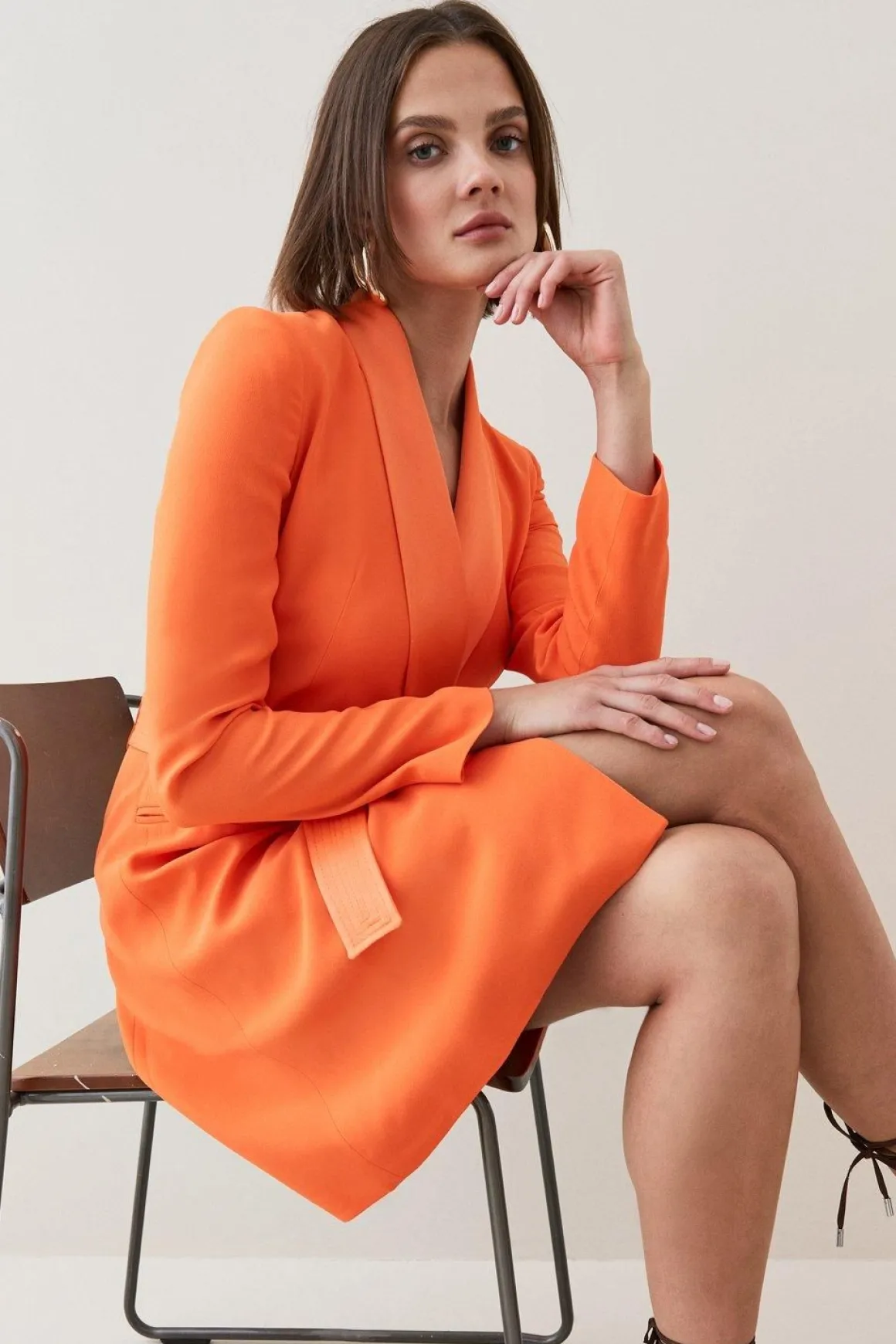Robe Mini Smoking Ajustée à Effet Portefeuille