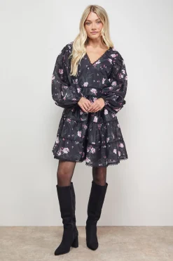 Robe Mini Étagée à Col V avec Détails d'Imprimé et de Finitions