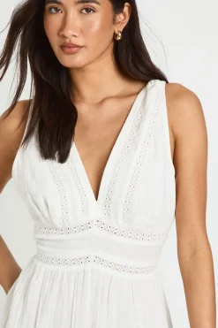 Robe Mini Texturée Avec Finitions En Dentelle