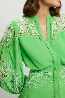 Robe Mini Tissée Brodée De Perles À Découpes Ajourées