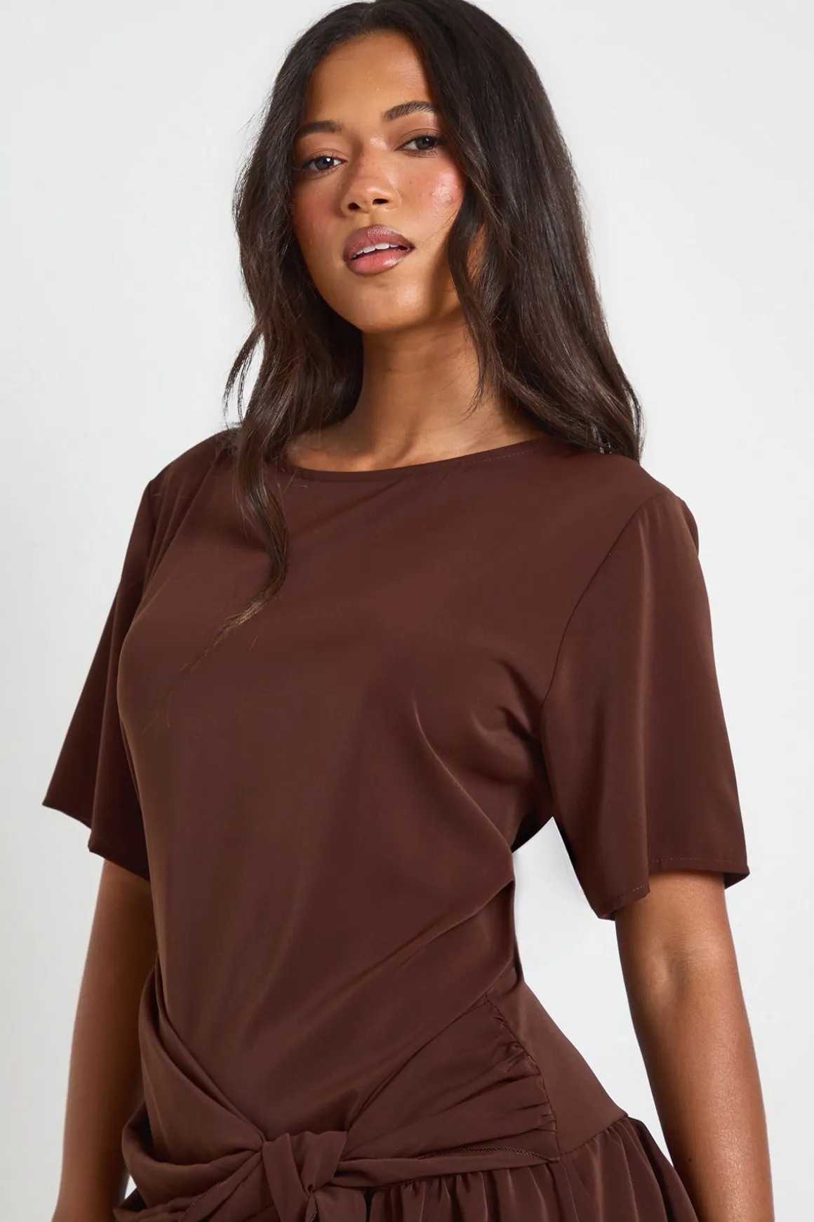 Robe Mini Tissée À Taille Nouée Et Ourlet Asymétrique