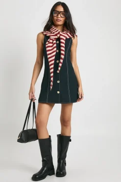 boohoo Robe Mini Trapèze Ajustée Sans Manches À Boutons Dorés<Femme Robes De Soirée|Toutes Les Robes