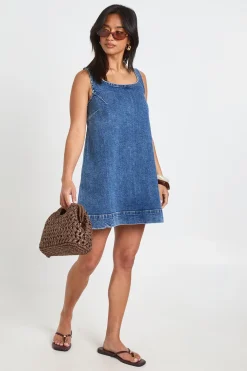 boohoo Robe Mini Trapèze En Denim À Encolure Carrée Petite<Femme Denim|Denim