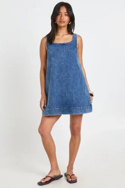 boohoo Robe Mini Trapèze En Denim À Encolure Carrée Petite<Femme Denim|Denim