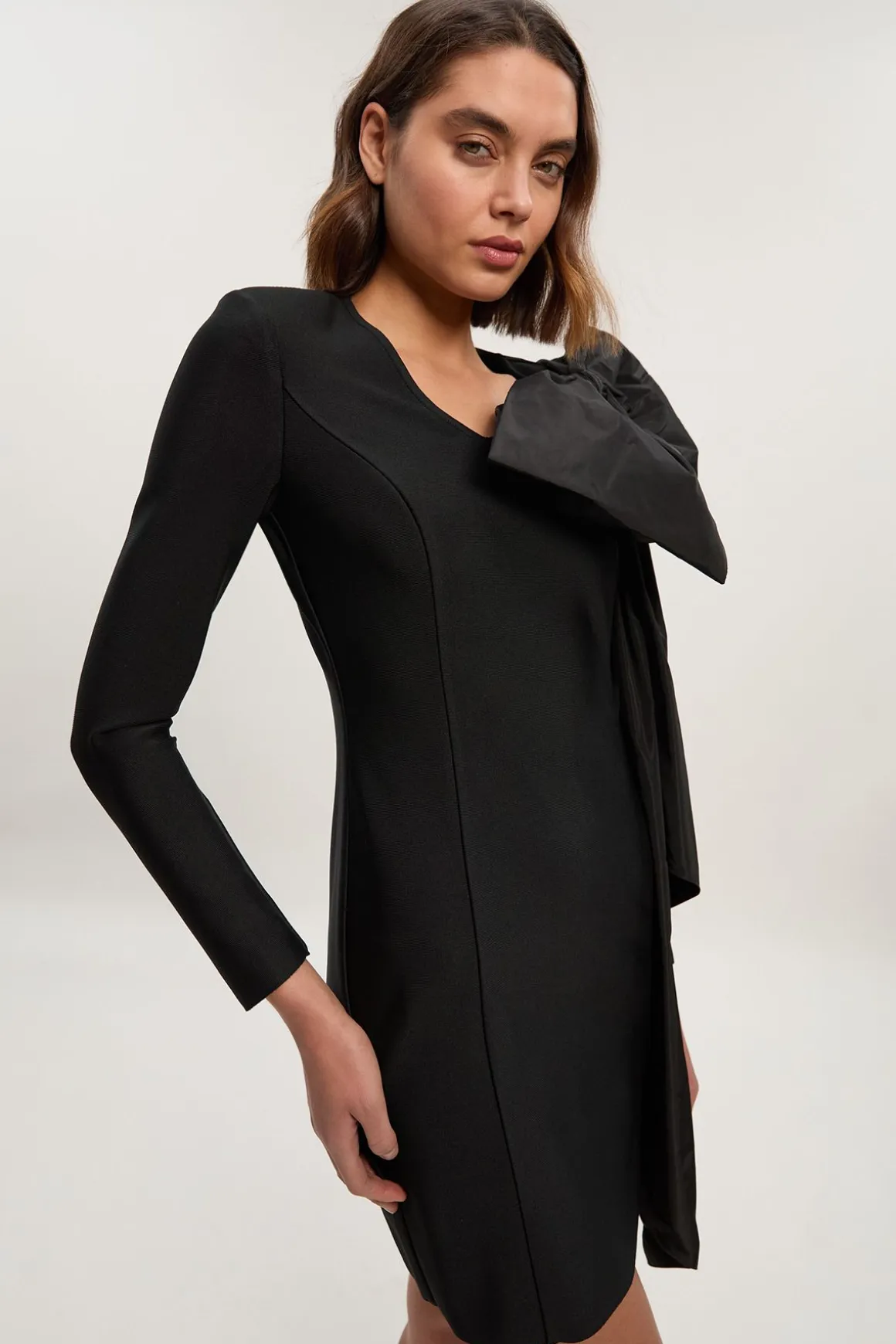 Robe Mini Tricot Bandage à Nœud en Taffetas Moulante